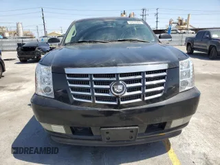 2007 Cadillac Escalade z VIN 1GYEC63897R327675, wystawiony jako Copart lot #57472405 z przebiegiem 178 444 mil mil oraz Szkoda całkowita • Salvage title. Historia ofert i sprzedaży dostępna na DreamBid. Obrazek 5.