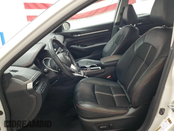 2023 Nissan Altima SR z VIN 1N4BL4CV9PN393319, wystawiony jako Copart lot #60611605 z przebiegiem 47 201 mil mil oraz Czysty tytuł • Clean title. Historia ofert i sprzedaży dostępna na DreamBid. Obrazek 7.
