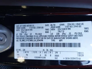 2020 Lincoln Corsair Standard z VIN 5LMCJ1C96LUL23436, wystawiony jako IAAI lot #41660834 z przebiegiem 72 831 mil mil oraz . Historia ofert i sprzedaży dostępna na DreamBid. Obrazek 9.