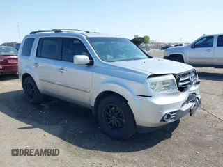 2013 Honda Pilot Touring with VIN 5FNYF3H95DB032438, listed as a IAAI auction lot 41865938 with 298,973 mi miles and . Bid and sale history available at carsss.com. Image 1.
