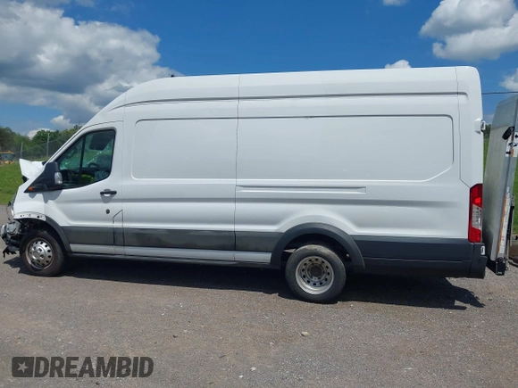 2021 Ford Transit Cargo z VIN 1FTBF4X81MKA80705, wystawiony jako IAAI lot #41929575 z przebiegiem Nie podano mil oraz . Historia ofert i sprzedaży dostępna na DreamBid. Obrazek 14.