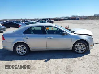 2010 Ford Fusion SE with VIN 3FAHP0HA7AR390002, listed as a IAAI auction lot 41725117 with 1 mi miles. Bid and sale history available at carsss.com. Image 13.