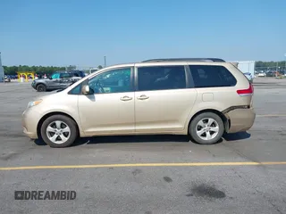 2012 Toyota Sienna LE AAS с VIN 5TDKK3DC0CS239963, выставлен на аукционе IAAI как лот 42550710 с пробегом 192 712 миль миль и . История ставок и продаж доступна на DreamBid. Изображение 14.