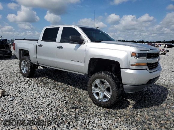 2018 Chevrolet Silverado 1500 Custom with VIN 3GCPCPEC6JG621418, listed as a Copart auction lot 55783255 with 140,264 mi miles and Salvage Title. Bid and sale history available at DreamBid. Image 4.