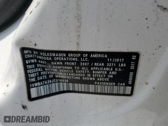 2018 Volkswagen Passat SE z VIN 1VWBA7A38JC016936, wystawiony jako Copart lot #59333915 z przebiegiem Nie podano mil oraz Szkoda całkowita • Salvage title. Historia ofert i sprzedaży dostępna na DreamBid. Obrazek 12.