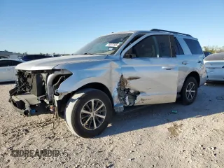 2019 Ford Expedition XLT z VIN 1FMJU1HT4KEA62046, wystawiony jako Copart lot #49557665 z przebiegiem 103 043 mil mil oraz Czysty tytuł • Clean title. Historia ofert i sprzedaży dostępna na DreamBid. Obrazek 1.