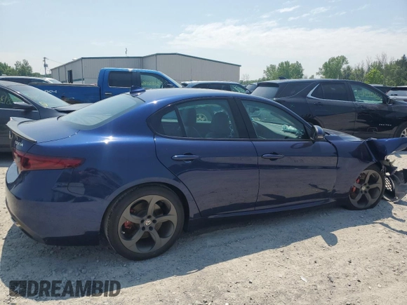 2017 Alfa Romeo Giulia z VIN ZARFAEBN3H7551285, wystawiony jako Copart lot #60861475 z przebiegiem 30 158 mil mil oraz Szkoda całkowita • Salvage title. Historia ofert i sprzedaży dostępna na DreamBid. Obrazek 3.