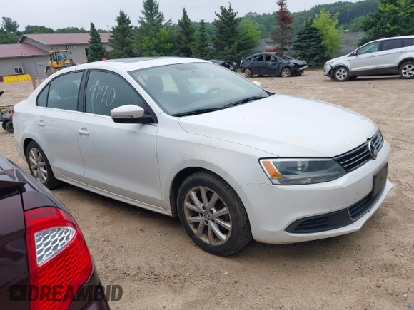 2014 Volkswagen Jetta SE with VIN 3VWD17AJ0EM371501, listed as a IAAI auction lot 42597170 with 166,686 mi miles and . Bid and sale history available at DreamBid. Image 1.