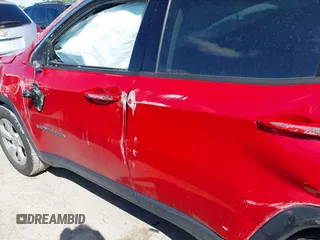 2018 Jeep Compass Latitude z VIN 3C4NJDBB6JT142740, wystawiony jako IAAI lot #42212811 z przebiegiem 81 647 mil mil oraz . Historia ofert i sprzedaży dostępna na DreamBid. Obrazek 14.