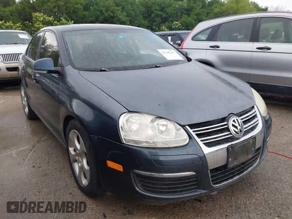 2008 Volkswagen Jetta S z VIN 3VWJM71K68M071159, wystawiony jako IAAI lot #42268102 z przebiegiem 159 231 mil mil oraz . Historia ofert i sprzedaży dostępna na DreamBid. Obrazek 1.