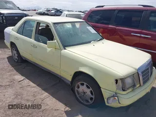 1987 Mercedes-Benz 300 with VIN WDBEA30DXHA466708, listed as a IAAI auction lot 41518078 with 166,202 mi miles. Bid and sale history available at carsss.com. Image 1.