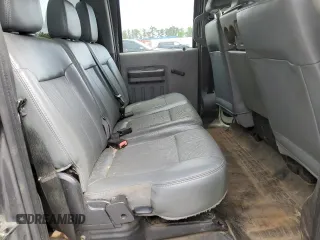 2015 Ford F-250 Lariat z VIN 1FT7W2BT1FEB25018, wystawiony jako Copart lot #55891235 z przebiegiem 186 354 mil mil oraz Szkoda całkowita • Salvage title. Historia ofert i sprzedaży dostępna na DreamBid. Obrazek 10.