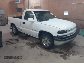 2002 Chevrolet Silverado 1500 LS with VIN 1GCEK14T02Z120888, listed as a IAAI auction lot 41504133 with 131,667 mi miles. Bid and sale history available at carsss.com. Image 1.