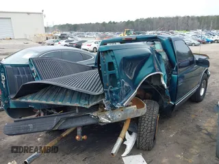 1996 Chevrolet Silverado 1500 with VIN 1GCEC14R7TZ225222, listed as a IAAI auction lot 41545457 with 205,561 mi miles and . Bid and sale history available at DreamBid. Image 4.