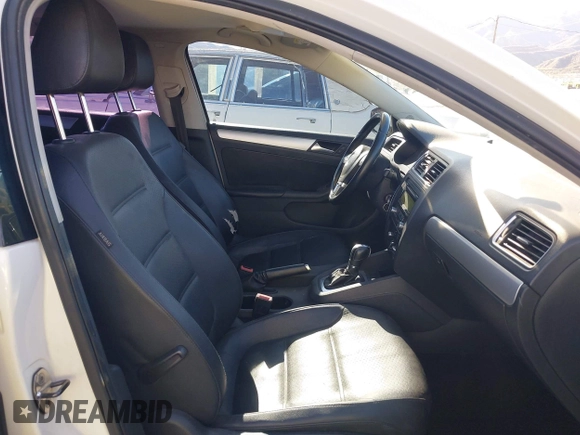2013 Volkswagen Jetta SE with VIN 3VWDP7AJ4DM361390, listed as a IAAI auction lot 42683606 with 229,967 mi miles and . Bid and sale history available at DreamBid. Image 5.