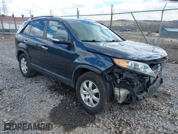 2013 Kia Sorento LX with VIN 5XYKT4A21DG333508, listed as a IAAI auction lot 41863120 with 110,219 mi miles. Bid and sale history available at carsss.com. Image 1.