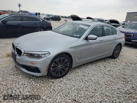 2018 BMW 5 Series 530e xDrive with VIN WBAJB1C58JB084292, listed as a Copart auction lot 51213575 with 105,277 mi miles and Clean title. Bid and sale history available at DreamBid. Image 1.