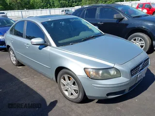 2007 Volvo S40 2.4L z VIN YV1MS382172296495, wystawiony jako IAAI lot #42197332 z przebiegiem 156 627 mil mil oraz . Historia ofert i sprzedaży dostępna na DreamBid. Obrazek 1.