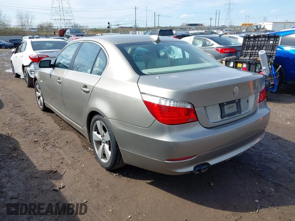 2008 BMW 5 Series 528xi with VIN WBANV13528CZ56477, listed as a IAAI auction lot 41921328 with 180,983 mi miles and . Bid and sale history available at carsss.com. Image 3.