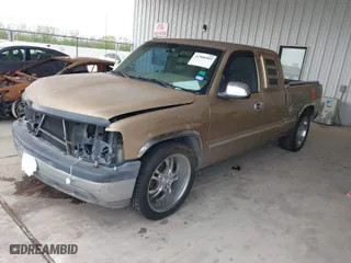 2001 Chevrolet Silverado 1500 LS with VIN 2GCEC19V411218420, listed as a IAAI auction lot 41900589 with 209,953 mi miles. Bid and sale history available at carsss.com. Image 2.