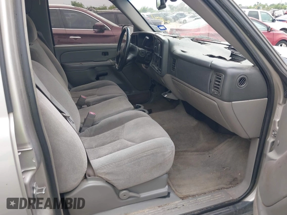 2005 Chevrolet Suburban LT with VIN 3GNEC16Z95G126134, listed as a IAAI auction lot 42048041 with 214,792 mi miles. Bid and sale history available at carsss.com. Image 5.