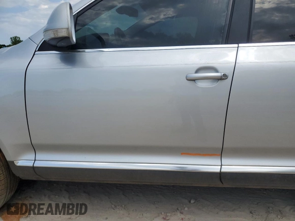 2008 Volkswagen Touareg V6 z VIN WVGBE77L98D003580, wystawiony jako Copart lot #52444235 z przebiegiem 150 876 mil mil oraz Szkoda całkowita • Salvage title. Historia ofert i sprzedaży dostępna na DreamBid. Obrazek 12.