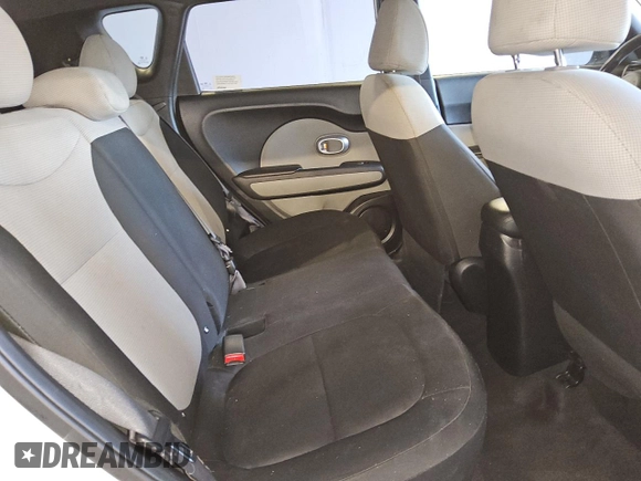2019 Kia Soul z VIN KNDJN2A26K7677002, wystawiony jako Copart lot #83741784 z przebiegiem 134 662 mil mil oraz Czysty tytuł • Clean title. Historia ofert i sprzedaży dostępna na DreamBid. Obrazek 10.