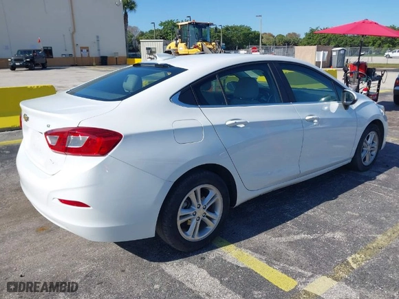 2018 Chevrolet Cruze LT with VIN 1G1BE5SM6J7188113, listed as a IAAI auction lot 42041110 with 60,706 mi miles. Bid and sale history available at carsss.com. Image 4.