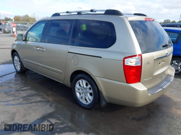 2007 Kia Sedona LX with VIN KNDMB233676171551, listed as a IAAI auction lot 40801032 with 142,581 mi miles. Bid and sale history available at carsss.com. Image 3.