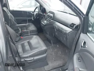 2006 Honda Odyssey EX-L with VIN 5FNRL386X6B096285, listed as a IAAI auction lot 41867716 with 215,284 mi miles. Bid and sale history available at carsss.com. Image 5.