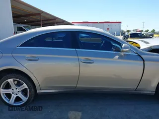 2006 Mercedes-Benz CLS 500 z VIN WDDDJ75X46A059753, wystawiony jako IAAI lot #42335719 z przebiegiem 113 962 mil mil oraz . Historia ofert i sprzedaży dostępna na DreamBid. Obrazek 13.