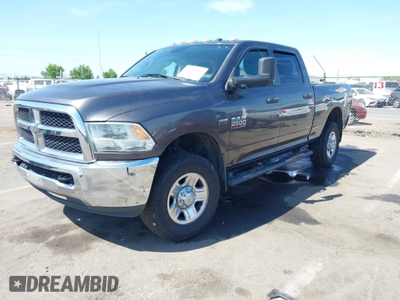 2015 Ram 2500 Tradesman z VIN 3C6TR5CT5FG528294, wystawiony jako IAAI lot #42374966 z przebiegiem Nie podano mil oraz . Historia ofert i sprzedaży dostępna na DreamBid. Obrazek 17.