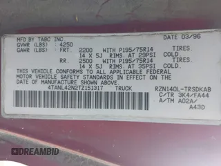 1996 Toyota Tacoma z VIN 4TANL42N2TZ151317, wystawiony jako IAAI lot #42219469 z przebiegiem 269 798 mil mil oraz . Historia ofert i sprzedaży dostępna na DreamBid. Obrazek 9.