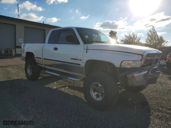 1998 Dodge Ram 1500 with VIN 3B7HF13Y5WG178306, listed as a Copart auction lot 72273924 with 275,313 mi miles and Salvage Title. Bid and sale history available at carsss.com. Image 4.