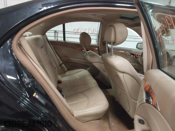 2007 Mercedes-Benz E-Class 3.5L with VIN WDBUF87XX7X214060, listed as a IAAI auction lot 41199590 with 136,011 mi miles. Bid and sale history available at carsss.com. Image 8.