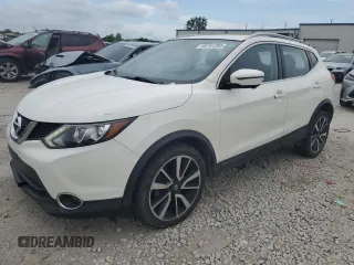 2017 Nissan Rogue SL z VIN JN1BJ1CR0HW125257, wystawiony jako Copart lot #60761385 z przebiegiem 120 506 mil mil oraz Szkoda całkowita • Salvage title. Historia ofert i sprzedaży dostępna na DreamBid. Obrazek 1.