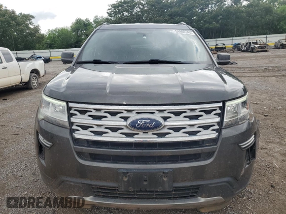 2018 Ford Explorer XLT z VIN 1FM5K7D80JGC54417, wystawiony jako Copart lot #54900345 z przebiegiem 84 896 mil mil oraz Szkoda całkowita • Salvage title. Historia ofert i sprzedaży dostępna na DreamBid. Obrazek 5.