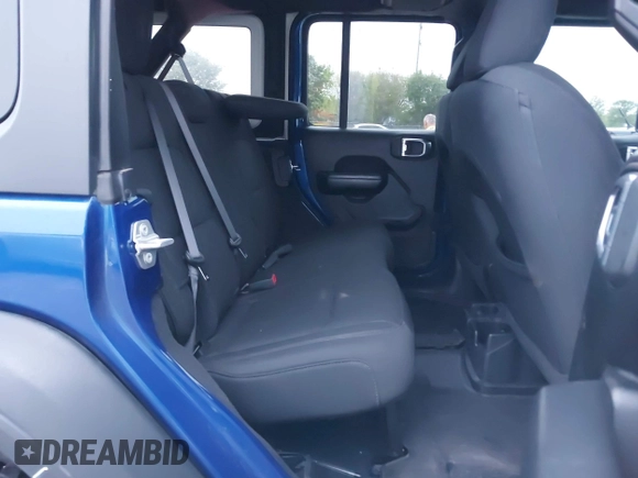 2019 Jeep Wrangler Unlimited Sport Altitude with VIN 1C4HJXDG6KW578572, listed as a IAAI auction lot 41921919 with 30,247 mi miles and . Bid and sale history available at DreamBid. Image 8.