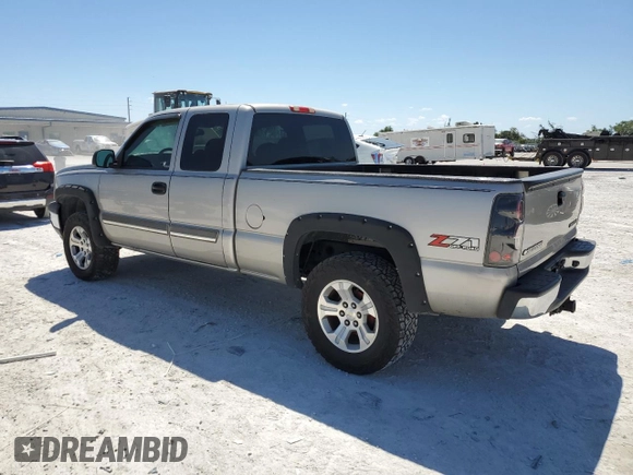 2005 Chevrolet Silverado 1500 Z71 z VIN 1GCEK19Z55Z211222, wystawiony jako Copart lot #49906305 z przebiegiem 245 263 mil mil oraz Czysty tytuł • Clean title. Historia ofert i sprzedaży dostępna na DreamBid. Obrazek 2.