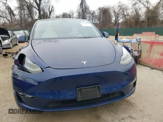 2024 Tesla Model Y Long Range with VIN 7SAYGDEE9RA269882, listed as a IAAI auction lot 41771485 with 18,145 mi miles. Bid and sale history available at carsss.com. Image 13.