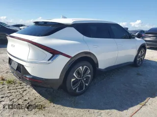 2022 Kia EV6 Wind with VIN KNDC34LA5N5030220, listed as a Copart auction lot 74602804 with 21,685 mi miles and Non Repairable. Bid and sale history available at carsss.com. Image 3.