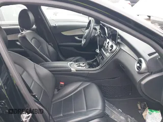 2019 Mercedes-Benz C 300 with VIN 55SWF8DBXKU303017, listed as a IAAI auction lot 41841700 with Not Provided miles and . Bid and sale history available at DreamBid. Image 5.