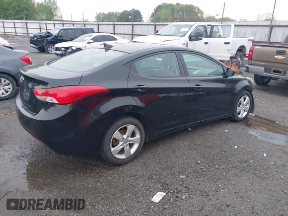 2013 Hyundai Elantra Limited z VIN 5NPDH4AE7DH371094, wystawiony jako IAAI lot #41912413 z przebiegiem 159 685 mil mil oraz . Historia ofert i sprzedaży dostępna na DreamBid. Obrazek 4.