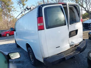 2007 Chevrolet Express Cargo Van with VIN 1GCGG25V871252982, listed as a IAAI auction lot 41480672 with 1 mi miles. Bid and sale history available at carsss.com. Image 3.