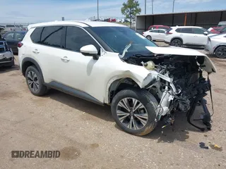 2021 Nissan Rogue SV z VIN 5N1AT3BB7MC725557, wystawiony jako IAAI lot #42172629 z przebiegiem 105 460 mil mil oraz . Historia ofert i sprzedaży dostępna na DreamBid. Obrazek 1.
