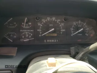 1996 Ford F-250 with VIN 2FTHF25GXTCA50288, listed as a Copart auction lot 57621365 with 248,023 mi miles and Clean title. Bid and sale history available at DreamBid. Image 9.
