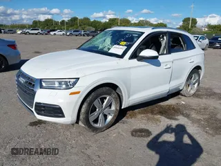 2018 Audi Q5 Premium with VIN WA1ANAFY5J2206925, listed as a IAAI auction lot 41664351 with 1 mi miles. Bid and sale history available at carsss.com. Image 17.