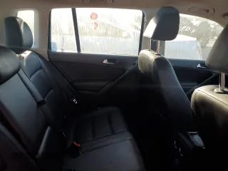 2016 Volkswagen Tiguan S z VIN WVGAV7AX6GW583901, wystawiony jako Copart lot #75401824 z przebiegiem Nie podano mil oraz Szkoda całkowita • Salvage title. Historia ofert i sprzedaży dostępna na DreamBid. Obrazek 10.