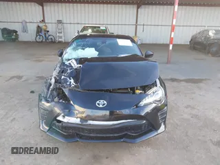 2020 Toyota 86 with VIN JF1ZNAA11L8752565, listed as a IAAI auction lot 41637801 with 46,081 mi miles. Bid and sale history available at carsss.com. Image 13.