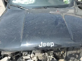 2018 Jeep Renegade Latitude with VIN ZACCJBBBXJPH52403, listed as a Copart auction lot 59636375 with 68,860 mi miles and Salvage title. Bid and sale history available at DreamBid. Image 12.
